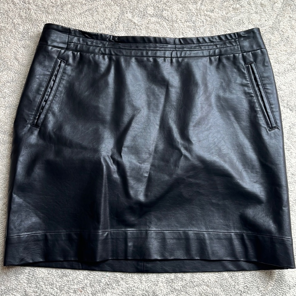 Reitmans Faux Leather Black Skirt Size 13